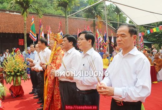 В провинции Хайзыонг отметили 572-ю годовщину со дня смерти национального героя Нгуен Чая - ảnh 1